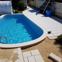 Piscine Extérieure en Béton : Conception sur Mesure pour un Espace de Détente Exceptionnel Tarascon